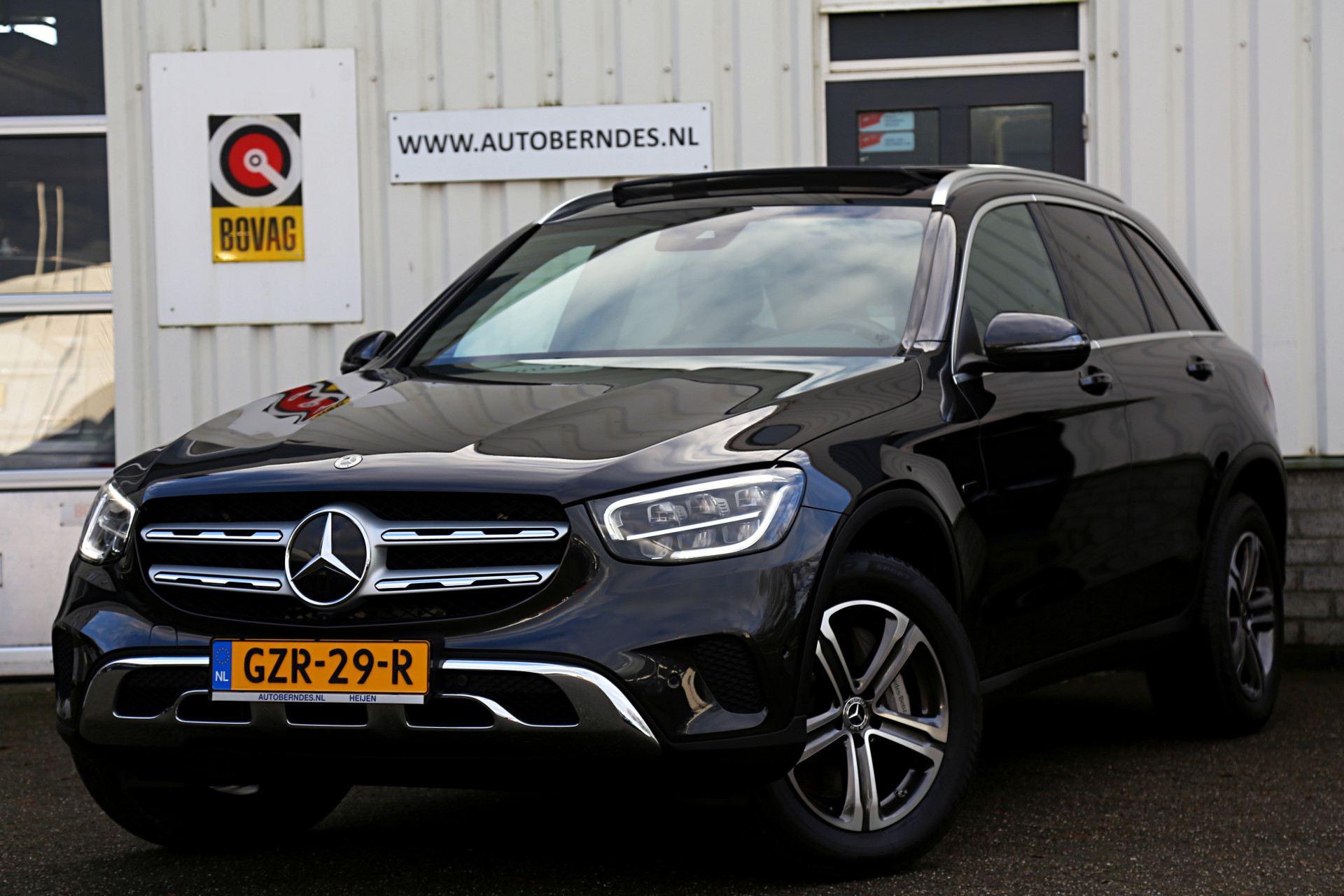 41817609-0.jpg