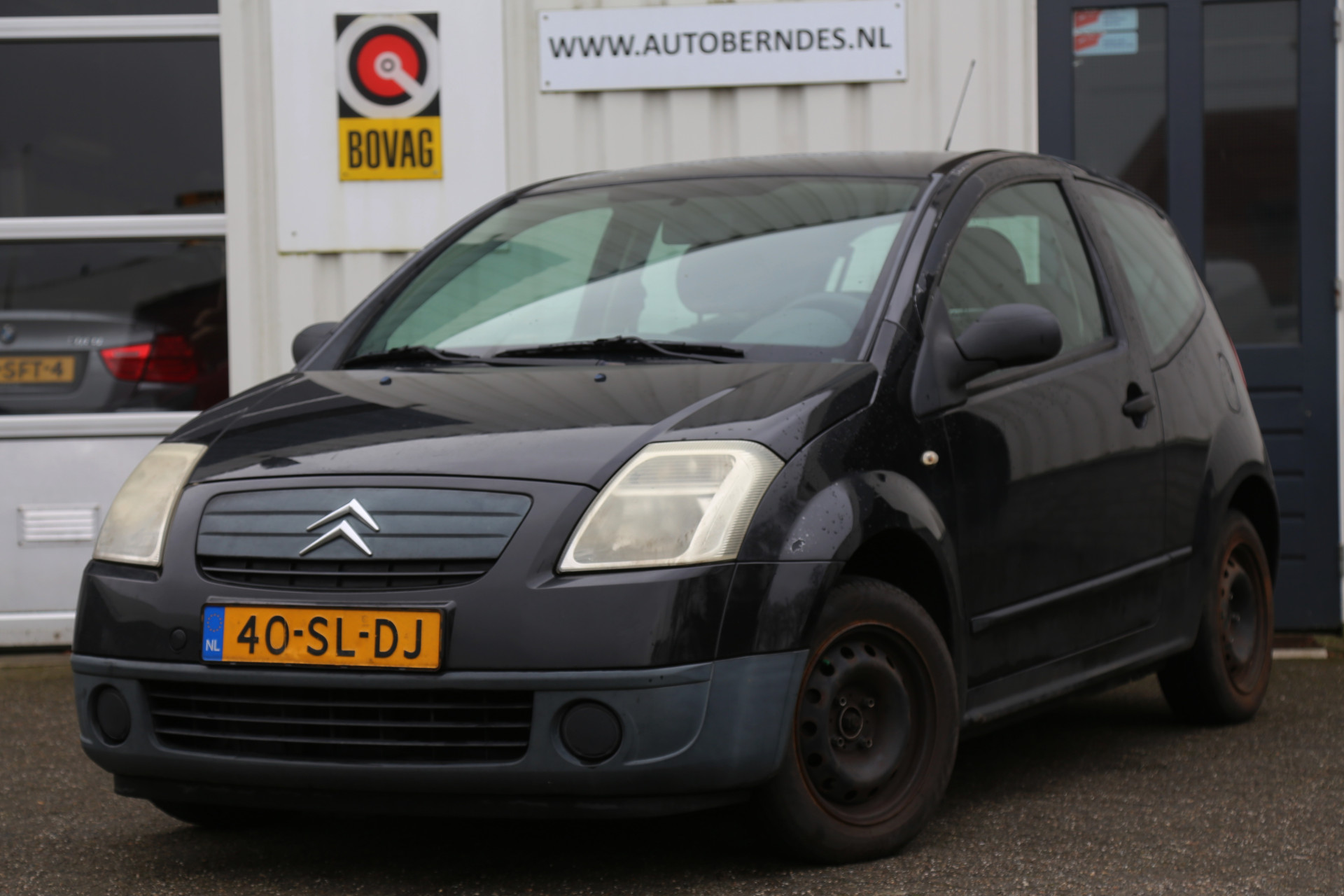 42874412-0.jpg